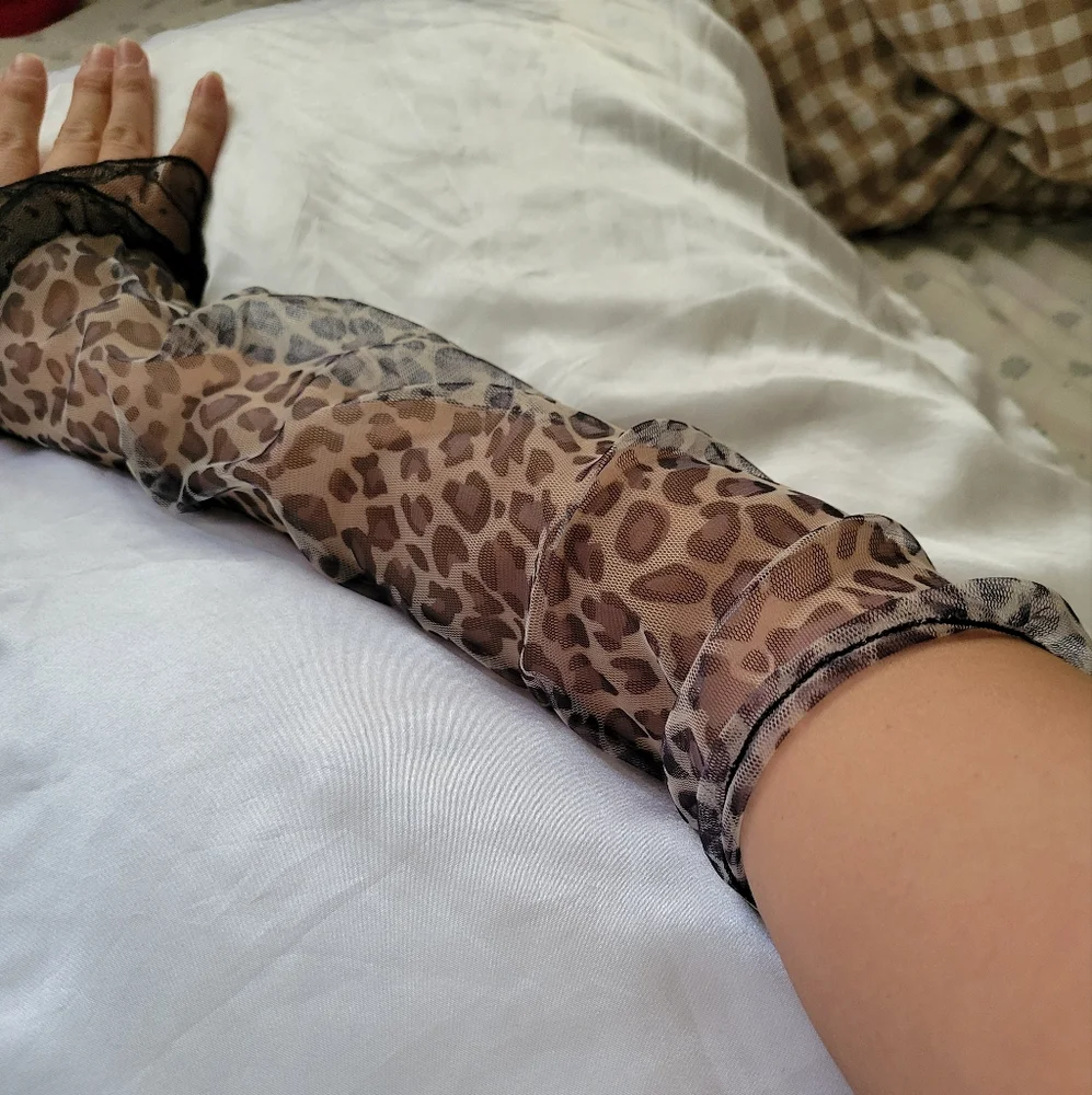 Leopard Print Mesh Sleeves